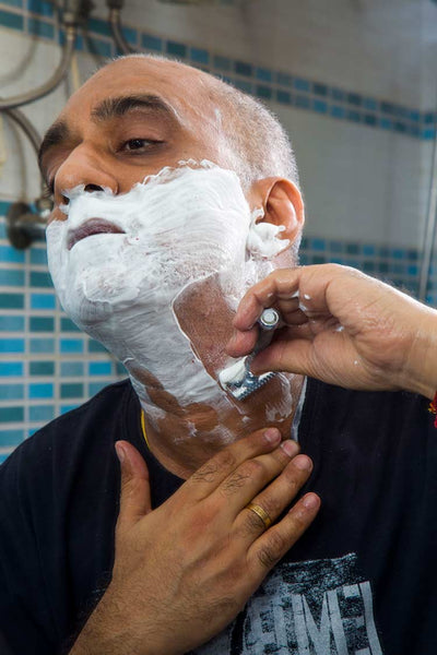 How to Shave on Sensitive Skin and Enjoy it?